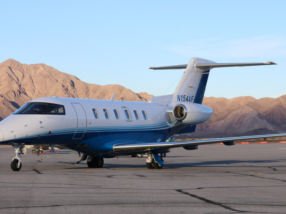 business jet 3